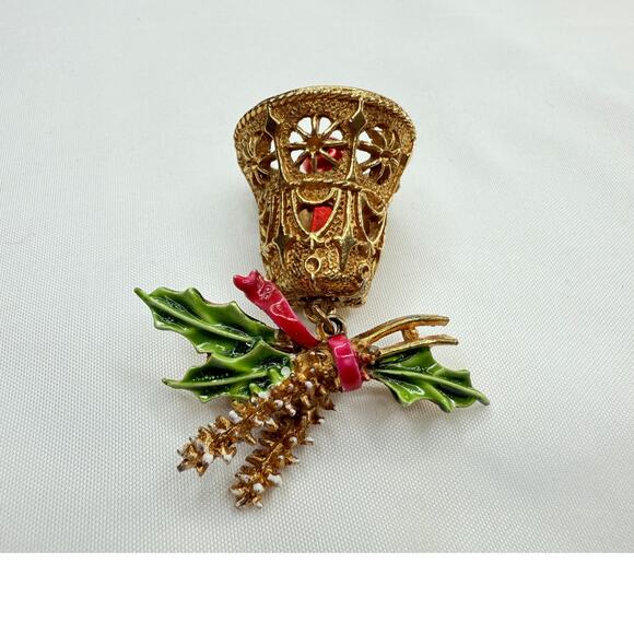 Vintage ART © Signed Christmas Bell & Holly Brooch - Picture 3 of 9